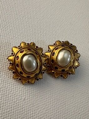 Vintage MMA PML Renaissance Pearl Ruby Clip Earrings - Museum Collection